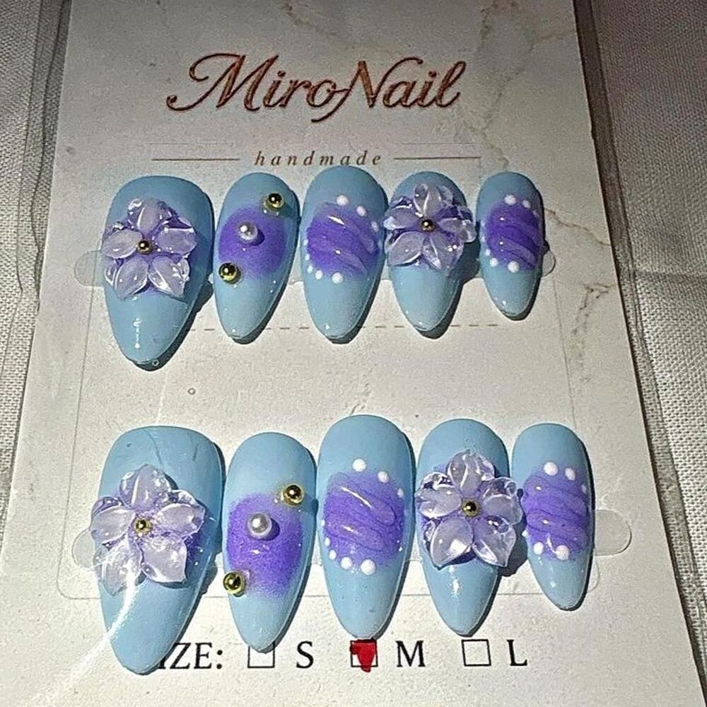 Brand new MiroNail handmade press-on nail set in size Medium 🩵💜